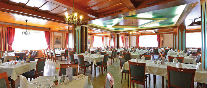 Großer Speisesaal im Hotel Angerer-Hof